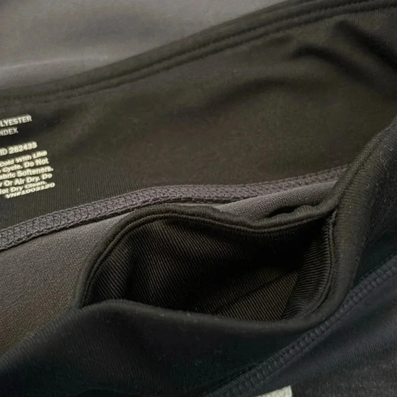 L.L. Bean women’s gray and black capri leggings size large - Picture 8 of 8